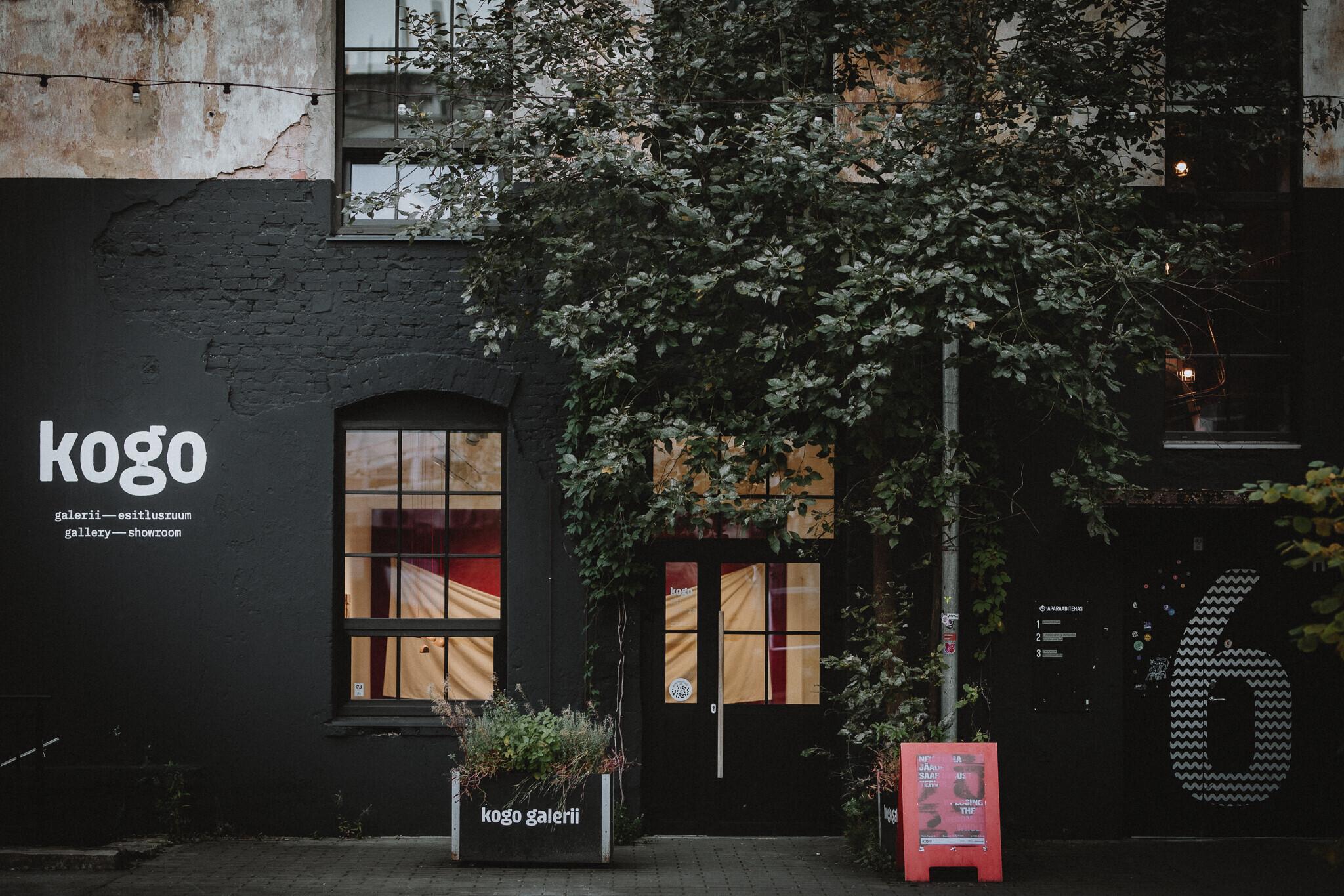 Kogo Gallery entrance in the Aparaaditehas courtyard
